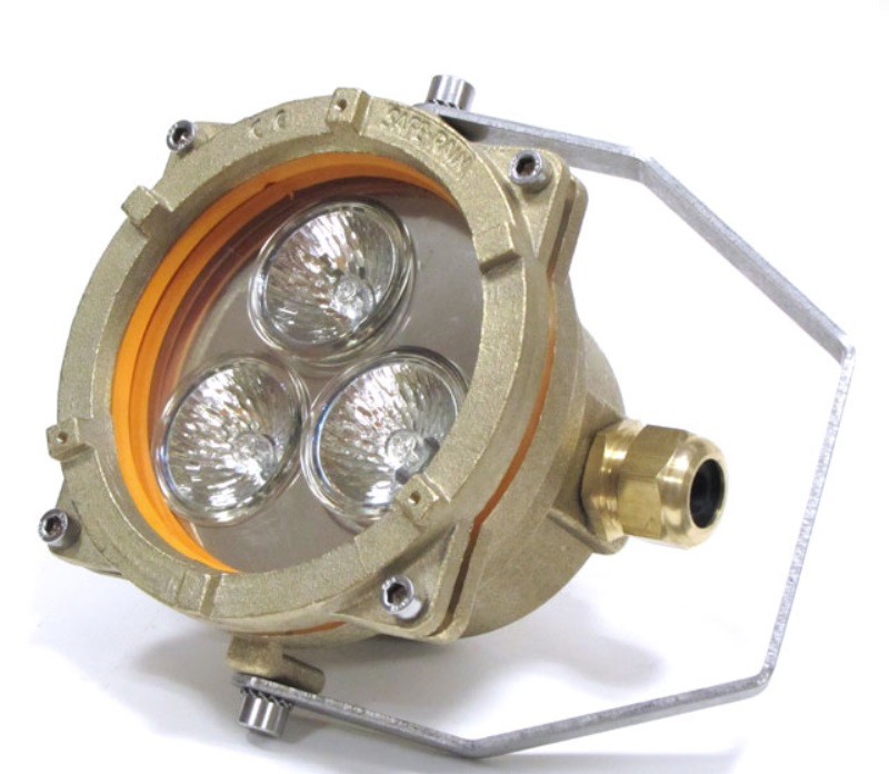 3 Dichroic ring, 38°, 12V.AC, 6W, LED холодный свет 3 Dichroic ring, 38°, 12V.AC, 6W, LED холодный свет