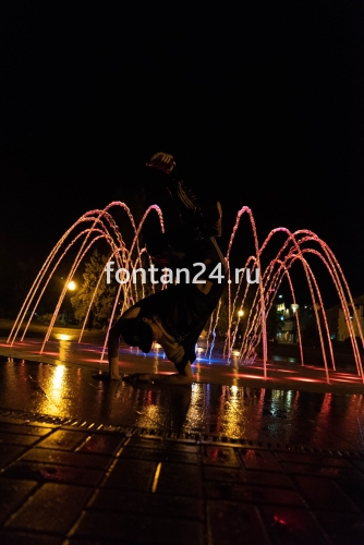 Городской фонтан на площади Городской фонтан на площади