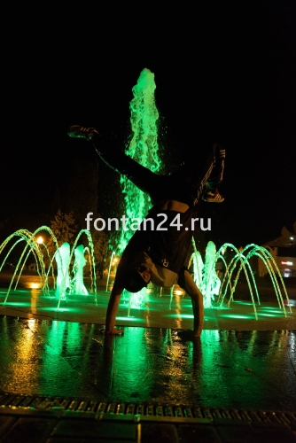 Городской фонтан на площади Городской фонтан на площади